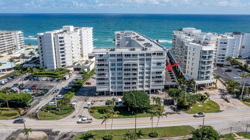 Beautiful 2-bedroom, 2-bathroom corner-unit condo with ocean - Beach Condo for sale in South Palm Beach, Florida on Beachhouse.com
