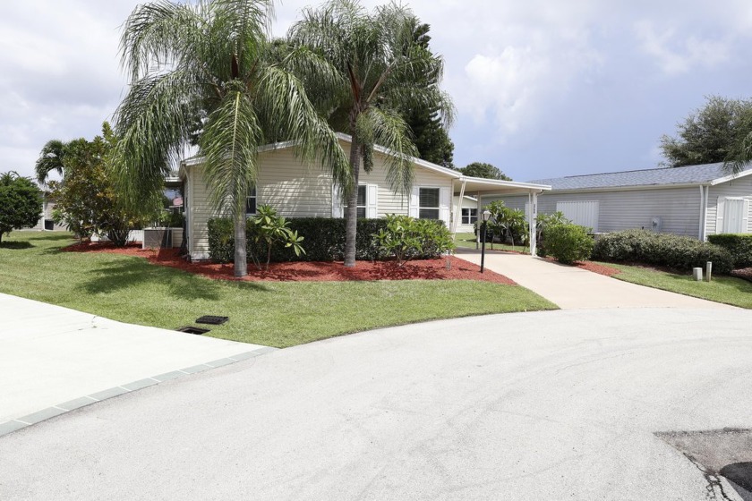 MOVING READY. ''SPACIOUS OPEN CONCEPT FLOOR PLAN'' This home is - Beach Home for sale in Port Saint Lucie, Florida on Beachhouse.com