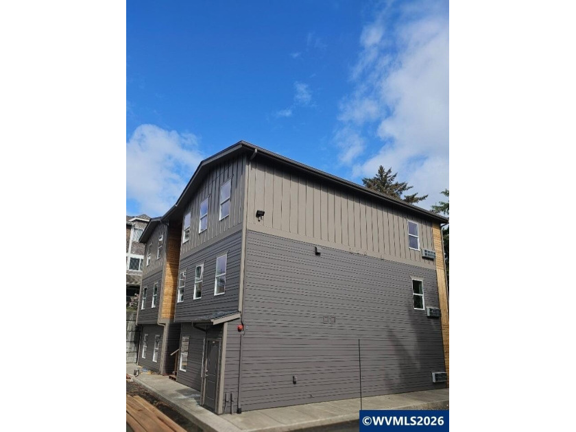 Enjoy coastal living in this well-maintained 2-bed, 2-bath condo - Beach Condo for sale in Newport, Oregon on Beachhouse.com