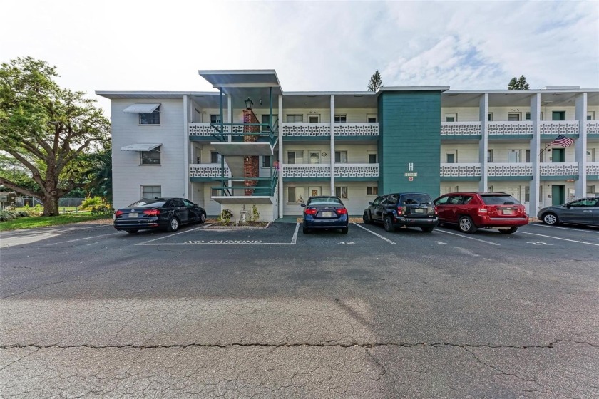 *A recent $10K price reduction make this one of the lowest - Beach Condo for sale in Bradenton, Florida on Beachhouse.com