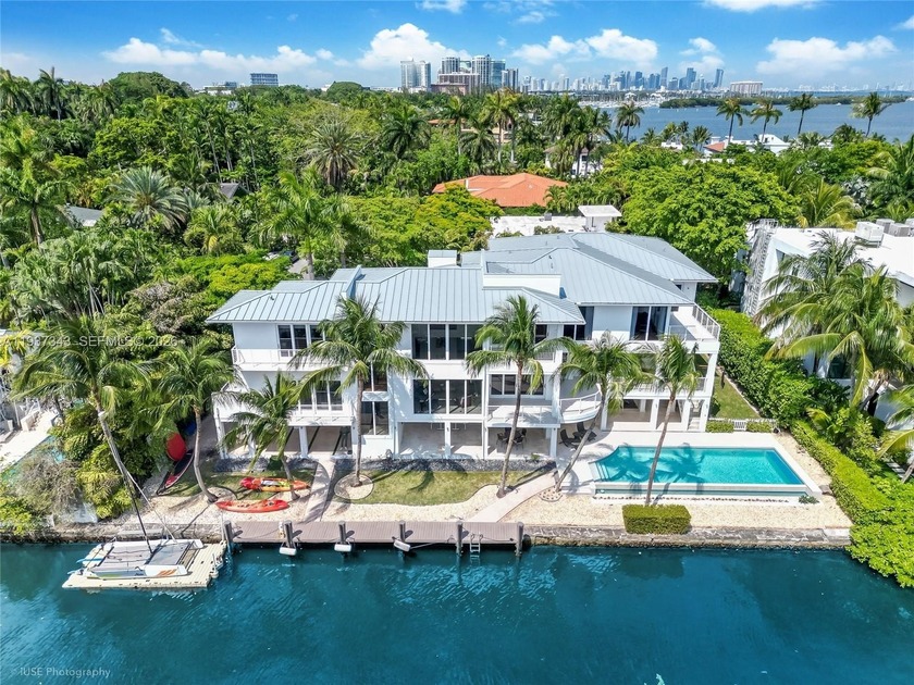A private tropical oasis--waterfront estate with 150 FT of water - Beach Home for sale in Miami, Florida on Beachhouse.com