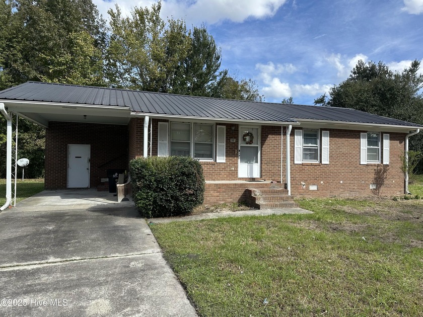 Charming brick ranch with options-for first-time buyers and - Beach Home for sale in Bayboro, North Carolina on Beachhouse.com