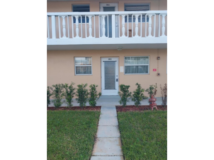 1 bdrm 1.5 bath first floor condo in 55+ community minutes to - Beach Condo for sale in Boynton Beach, Florida on Beachhouse.com