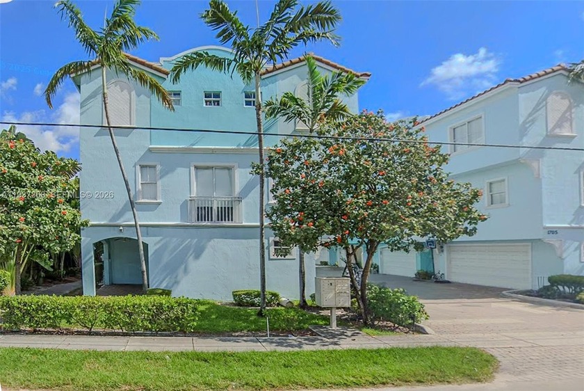 A custom 1847 sqft home just minutes from Hollywood Beach and - Beach Townhome/Townhouse for sale in Hollywood, Florida on Beachhouse.com
