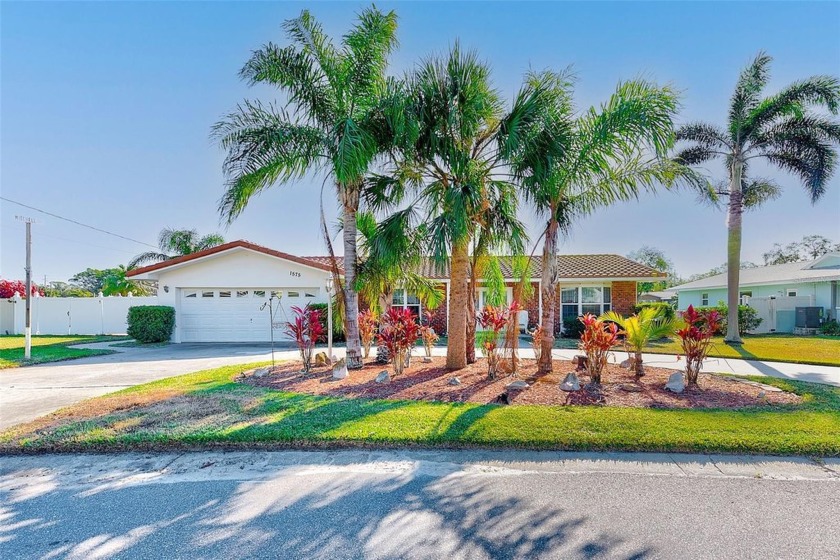 Exciting Opportunity on the Waterfront in Harbor Hills! Welcome - Beach Home for sale in Largo, Florida on Beachhouse.com