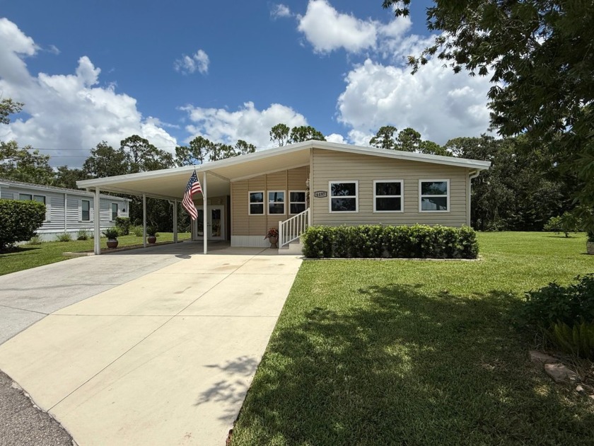 THIS HOME IS ON LEASED LAND WITH AN APPROXIMATE MONTHLY LOT - Beach Home for sale in Sarasota, Florida on Beachhouse.com