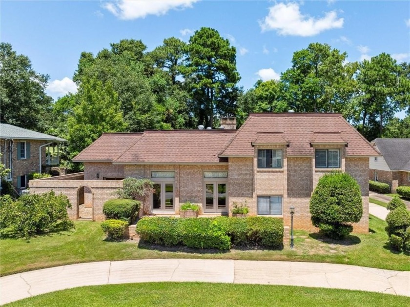 New on the market! Five bedroom, four bathroom home in popular - Beach Home for sale in Mobile, Alabama on Beachhouse.com