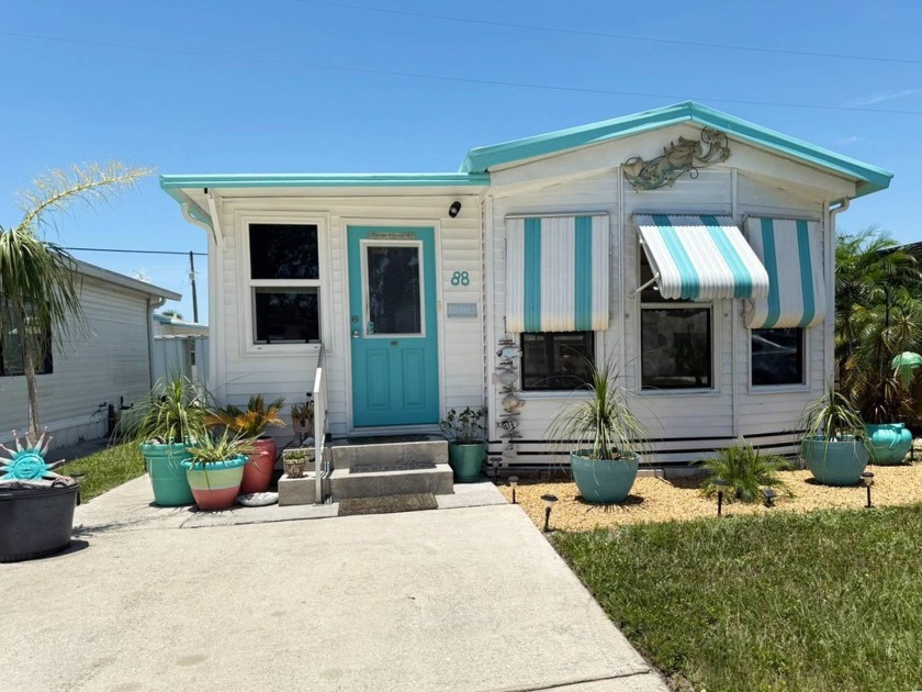 Charming and updated, this 1-bedroom, 1-bathroom home in - Beach Home for sale in Palmetto, Florida on Beachhouse.com