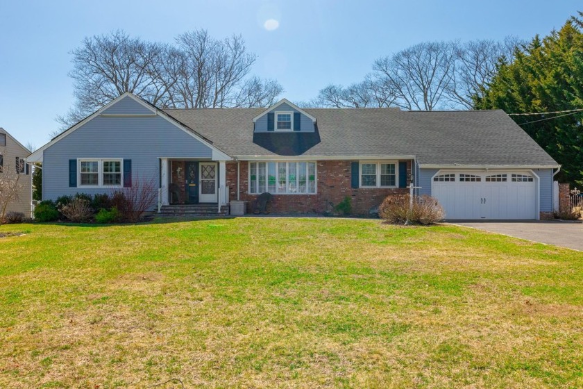 Amazing Waterviews w/Parklike Grounds..Lots of updates listed - Beach Home for sale in Bay Shore, New York on Beachhouse.com