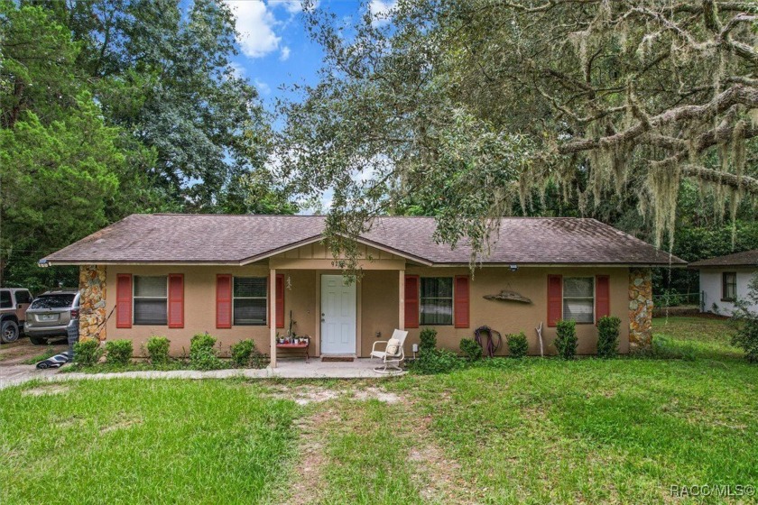 A taste of *Tennessee* in Florida. Check out this 3 bedroom 2 - Beach Home for sale in Crystal River, Florida on Beachhouse.com