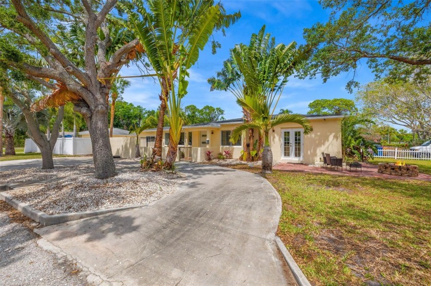 Introducing a remarkable and unmatched waterfront compound - Beach Home for sale in St. Petersburg, Florida on Beachhouse.com