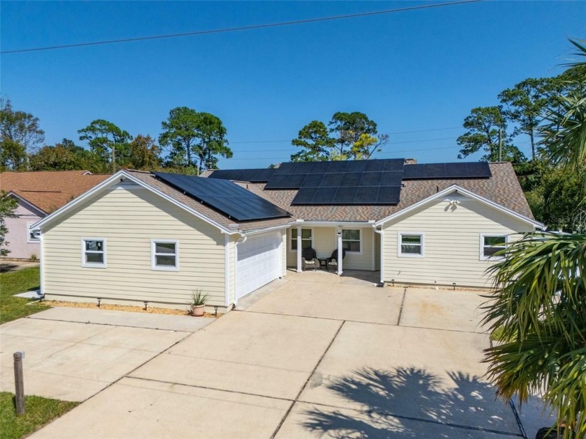 Favorably priced duplex is ideal for investors or the extended - Beach Home for sale in Palm Coast, Florida on Beachhouse.com