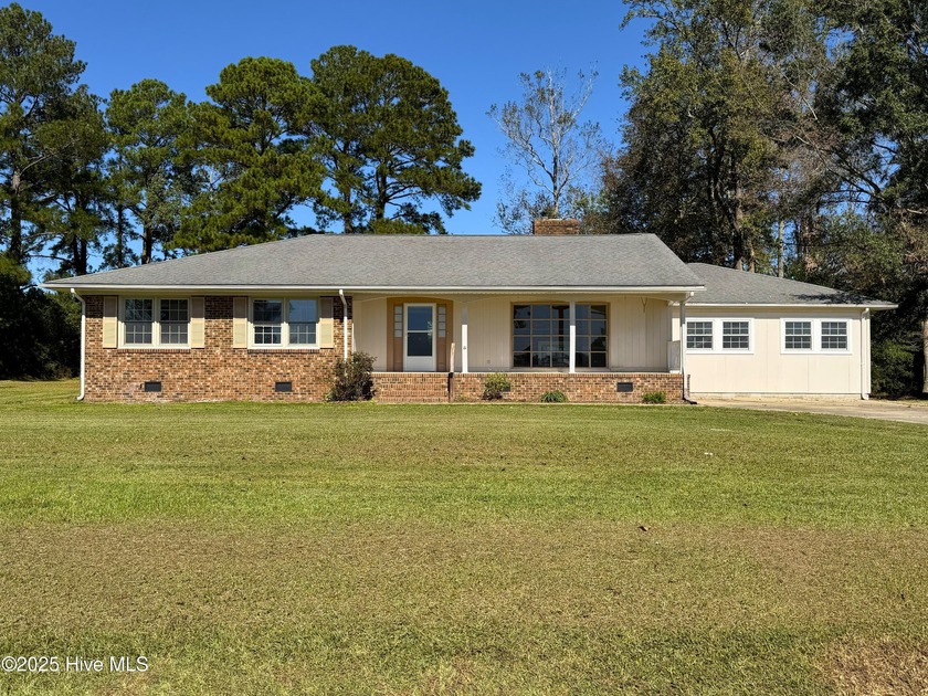 WELCOME TO 772 FOREMAN LANE! This 3 BR, 2 BA brick home is - Beach Home for sale in Belhaven, North Carolina on Beachhouse.com