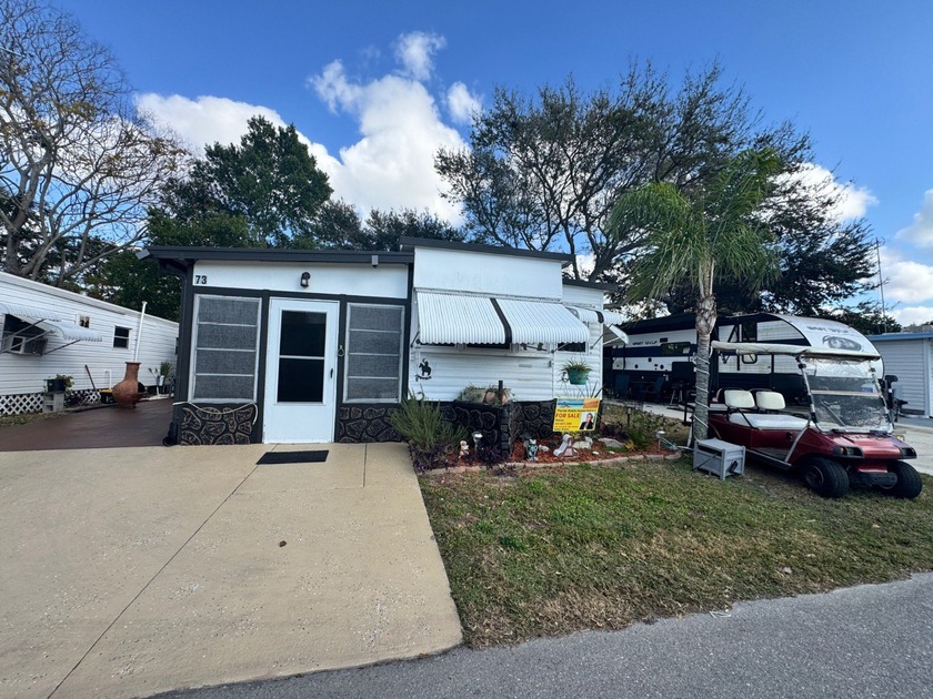 Move right in to this charming, fully furnished 1-bedroom - Beach Home for sale in Port Richey, Florida on Beachhouse.com