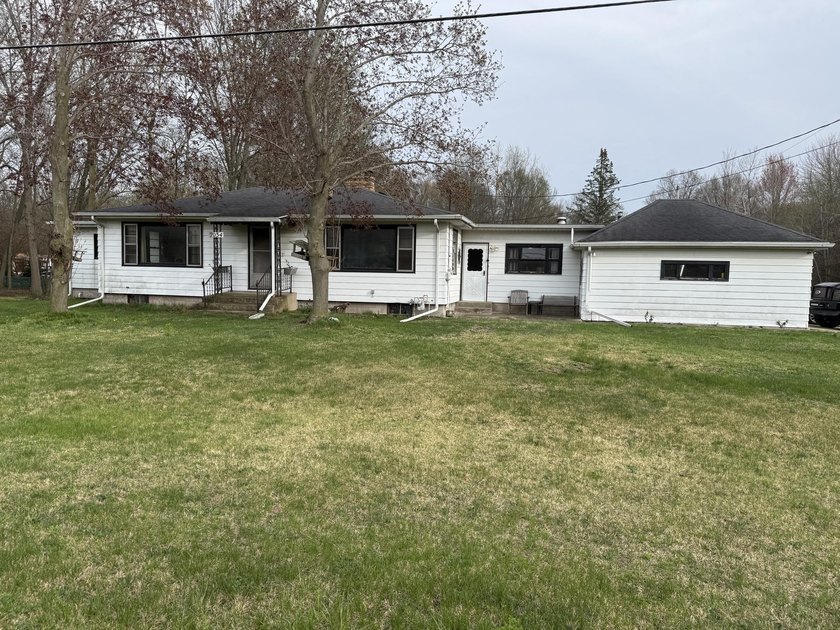 Wonderful location Ranch! Just minutes from the beach and from - Beach Home for sale in Michigan City, Indiana on Beachhouse.com