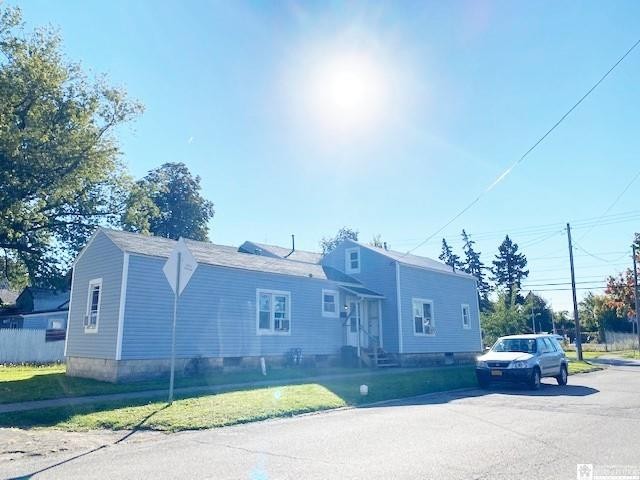 Nice income producer! 2 unit vinyl sided home with long term - Beach Apartment for sale in Dunkirk, New York on Beachhouse.com
