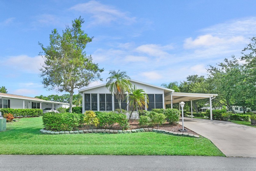 This open and spacious 2 bdrm/ 2 bath home features laminate & - Beach Home for sale in Port Saint Lucie, Florida on Beachhouse.com