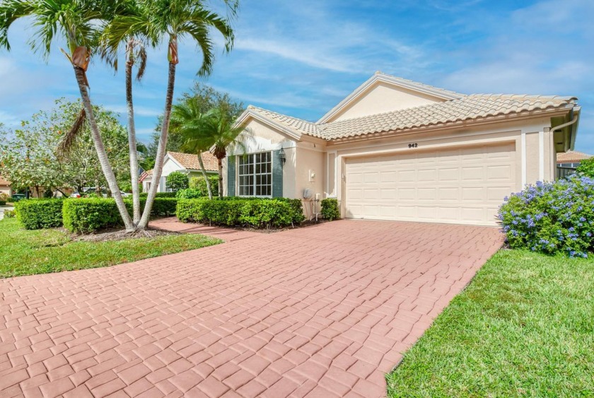 Don't miss this beautifully updated gem in the heart of PGA - Beach Home for sale in Palm Beach Gardens, Florida on Beachhouse.com