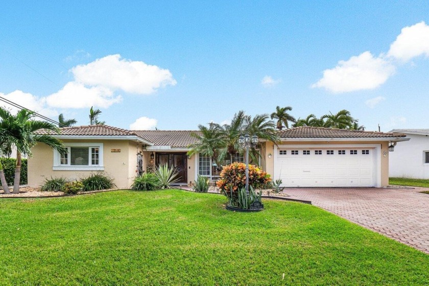 Steps to the Intracoastal & Ocean! Welcome Home! This excellent - Beach Home for sale in Hollywood, Florida on Beachhouse.com