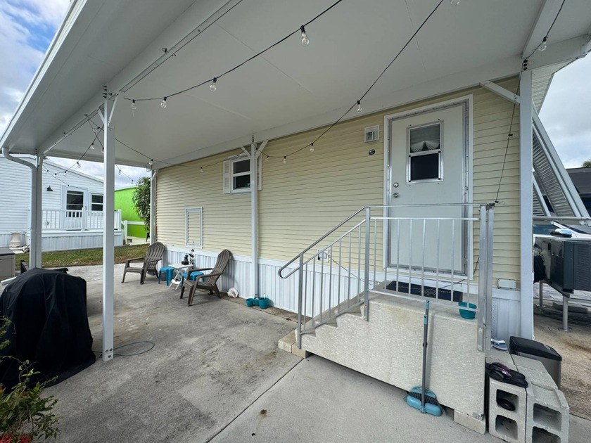 Selling this Villa with carport and AC, needs to be moved out of - Beach Home for sale in Jensen Beach, Florida on Beachhouse.com