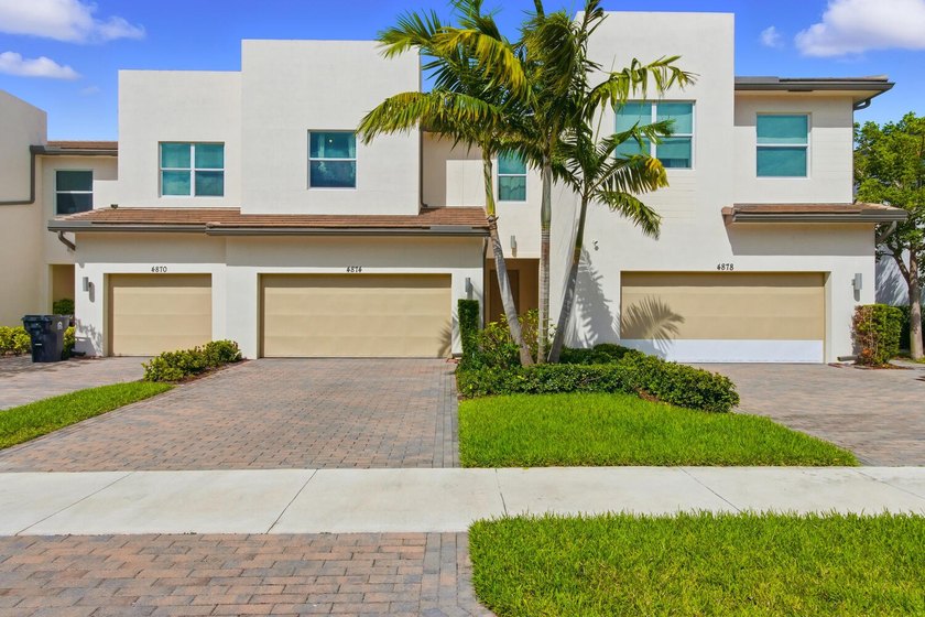 Welcome to this stunning 3 bed 2.5 bath townhome built in 2021 - Beach Townhome/Townhouse for sale in Lake Worth, Florida on Beachhouse.com