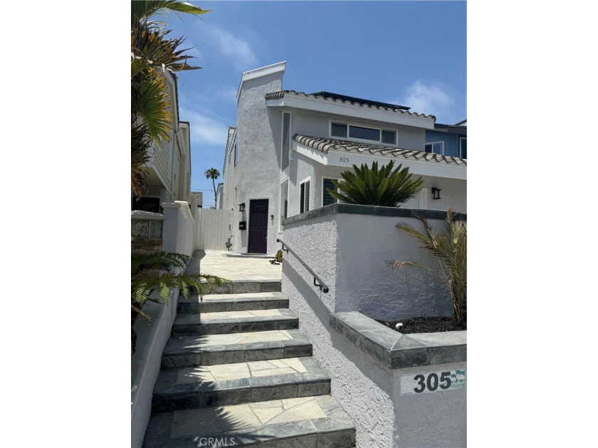 Beautiful  upgraded home very close to the beach on the peaceful - Beach Home for sale in Huntington Beach, California on Beachhouse.com