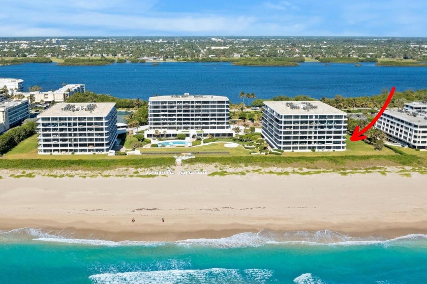 THIS RESIDENCE OFFERS THE EXPERIENCE OF LIVING IN A BEACHFRONT - Beach Condo for sale in Palm Beach, Florida on Beachhouse.com