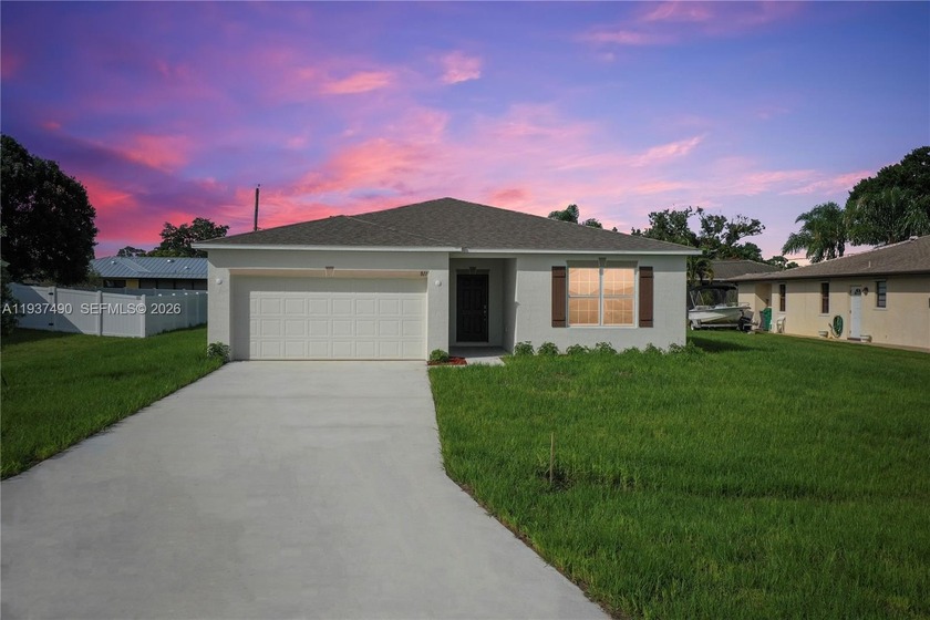 Beautiful like-new home in Port St. Lucie's Riverview community! - Beach Home for sale in Port Saint Lucie, Florida on Beachhouse.com