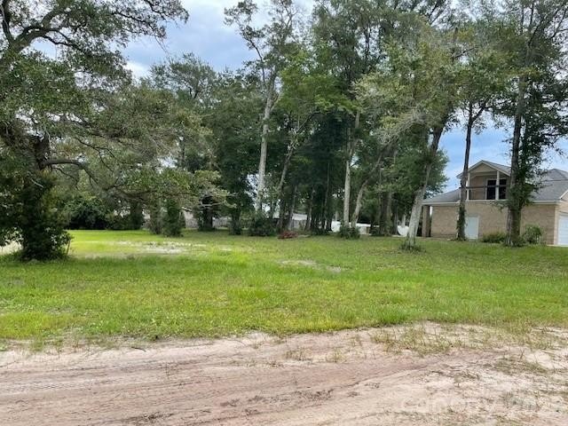 Beautiful lot located in the desirable Oak Harbour Subdivision - Beach Lot for sale in Ocean Isle Beach, North Carolina on Beachhouse.com