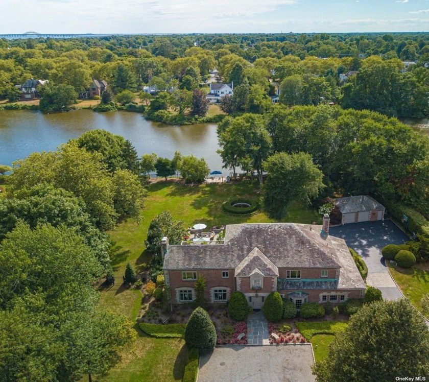 Located in O-Conee Association, one of the South Shore's most - Beach Home for sale in Bay Shore, New York on Beachhouse.com
