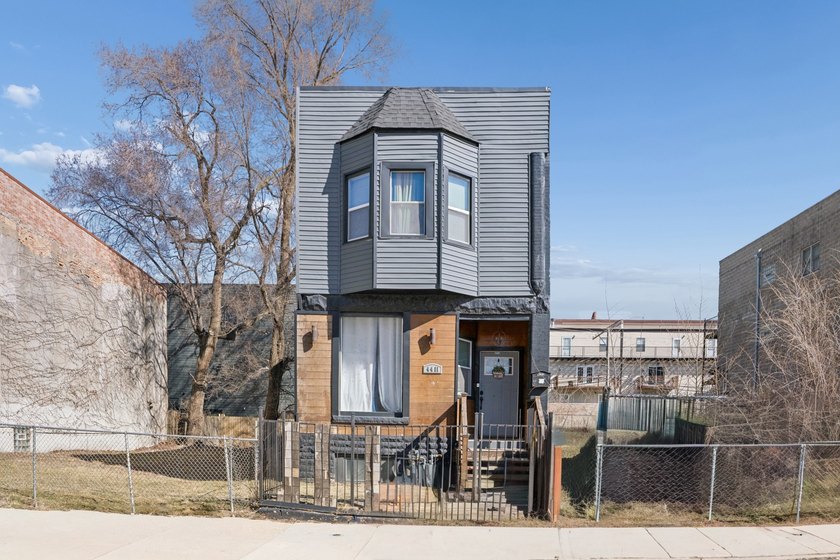 Beautifully updated 3-bedroom, 2.5-bath single-family home with - Beach Home for sale in Chicago, Illinois on Beachhouse.com