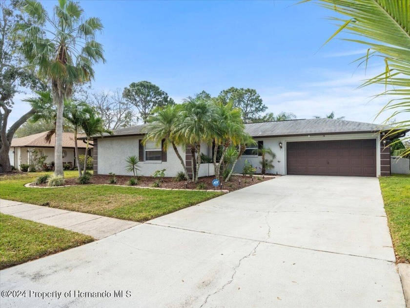 Gorgeous 3-Bedroom, 2-Bathroom Home with Pool, hot tube and - Beach Home for sale in Tampa, Florida on Beachhouse.com
