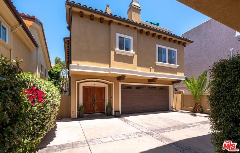 Rear Free standing Unit with rear privacy wall, private yard and - Beach Condo for sale in Redondo Beach, California on Beachhouse.com