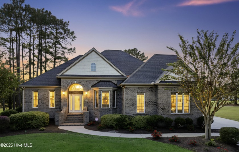Impeccably Updated Golf Course Home in Prestigious Crow Creek! - Beach Home for sale in Calabash, North Carolina on Beachhouse.com