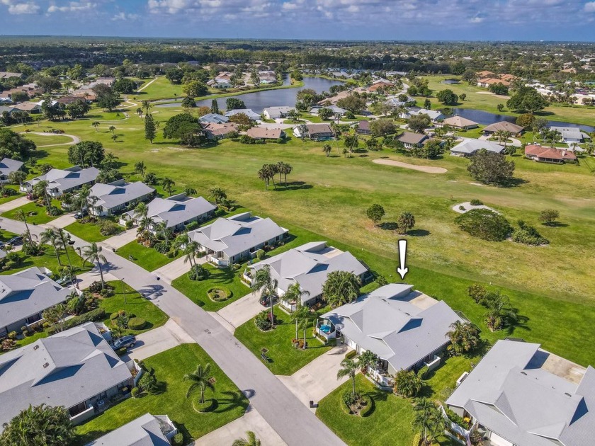 Relax and live the easy life in this adorable, single-level - Beach Home for sale in Hobe Sound, Florida on Beachhouse.com