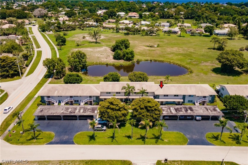 This is a nice townhome on the old Lochmoor Country Club. Shows - Beach Townhome/Townhouse for sale in North Fort Myers, Florida on Beachhouse.com