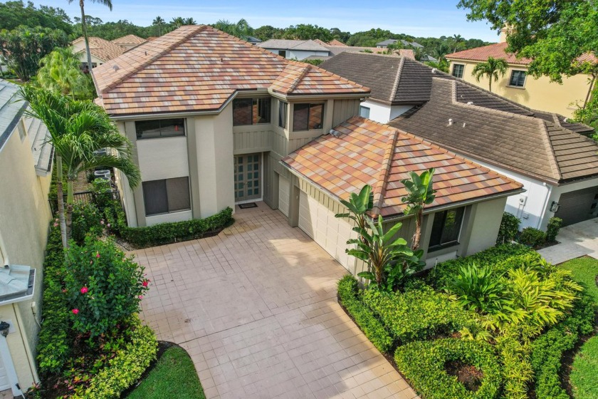 Lovely lakefront four bedroom plus den/office Patio C home with - Beach Home for sale in Palm Beach Gardens, Florida on Beachhouse.com