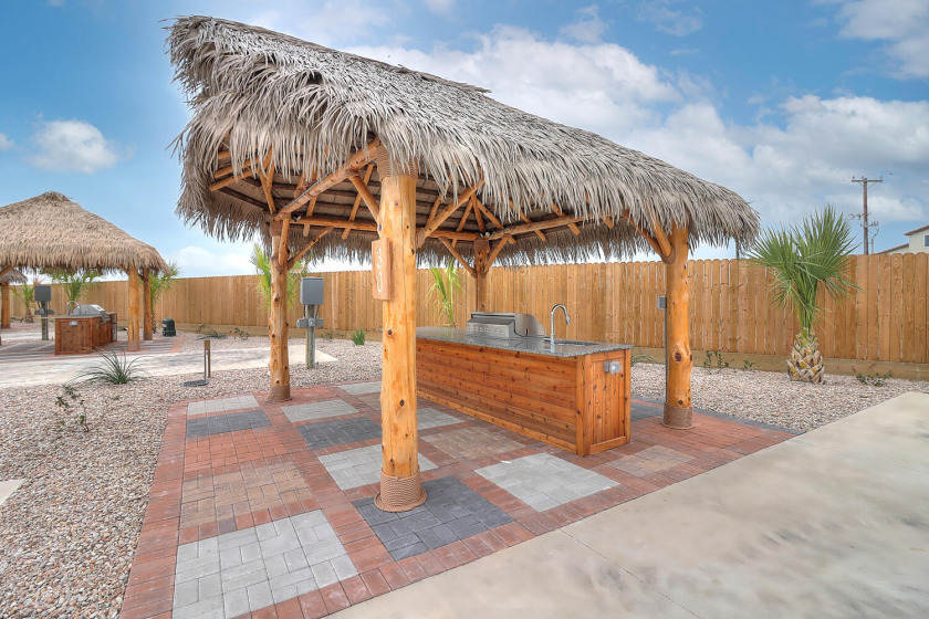 Heat Pool, In Town, Dog Park, Fishing, WIFI, Laundry Room - Beach Vacation Rentals in Port Aransas, Texas on Beachhouse.com