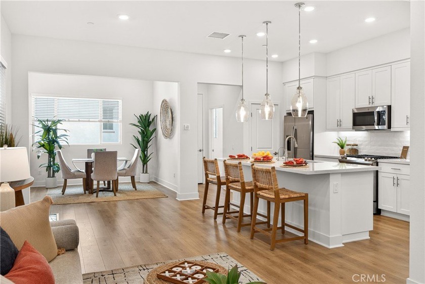 MODERN 3 BEDROOM - 4 BATHROOM HOME  |  SOARING OPEN-CONCEPT - Beach Home for sale in San Pedro, California on Beachhouse.com