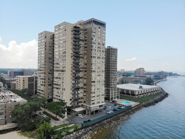 Embrace the chance to own a high-floor E unit with breathtaking - Beach Condo for sale in Chicago, Illinois on Beachhouse.com