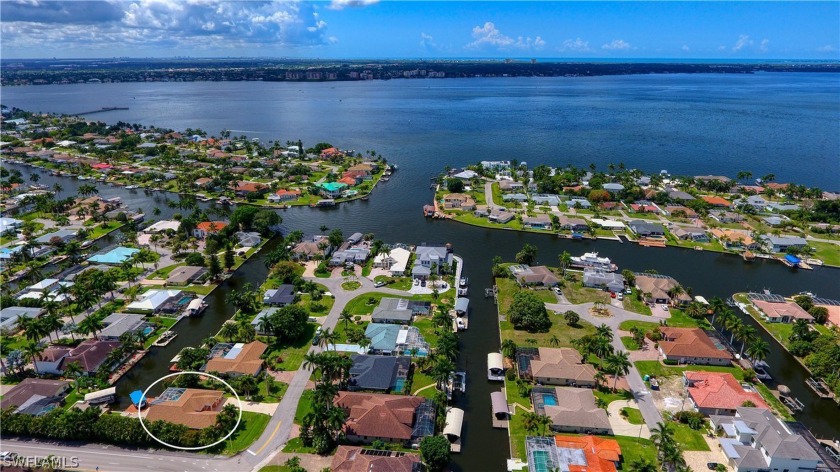 This Yacht Club Jewel is ready for you now! You will have so - Beach Home for sale in Cape Coral, Florida on Beachhouse.com