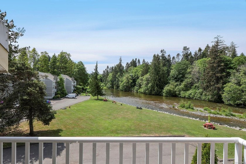Top floor riverfront living in the heart of Courtenay! This - Beach Condo for sale in Courtenay, British Columbia on Beachhouse.com