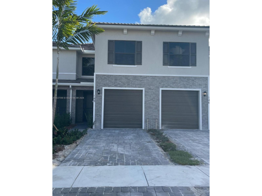 Come see it now!
Beautiful Townhouse in Deerfield Beach. This - Beach Townhome/Townhouse for sale in Deerfield Beach, Florida on Beachhouse.com