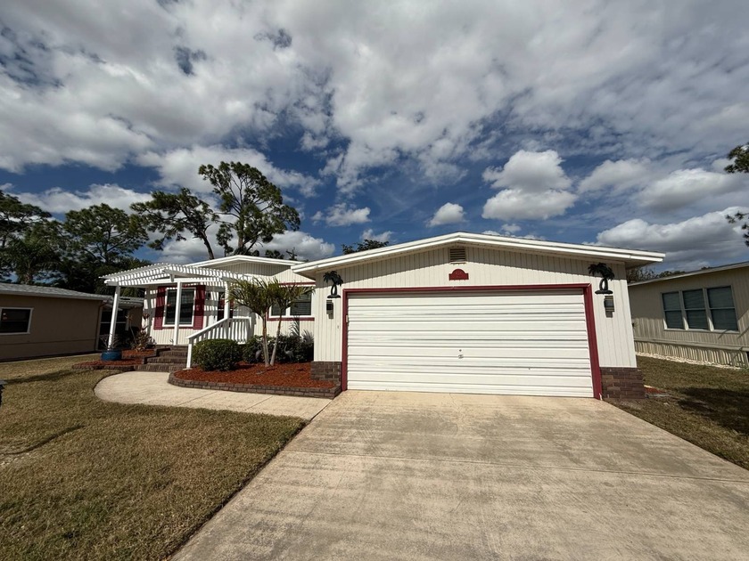 1232  Sq Ft (1604 Sq Ft under A/C)  Lot Rent $1069.00  This well - Beach Home for sale in North Fort Myers, Florida on Beachhouse.com
