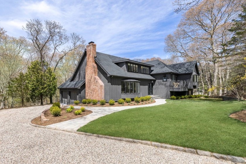 Set on a quiet stretch of White Oak Lane, this beautifully - Beach Home for sale in Southampton, New York on Beachhouse.com