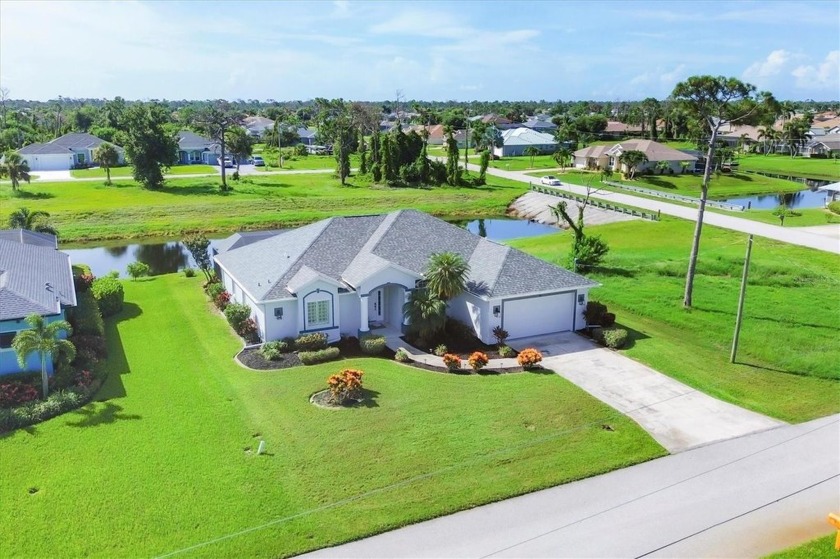 Back on market and refreshed! Sunny and Bright! This spacious - Beach Home for sale in Rotonda West, Florida on Beachhouse.com