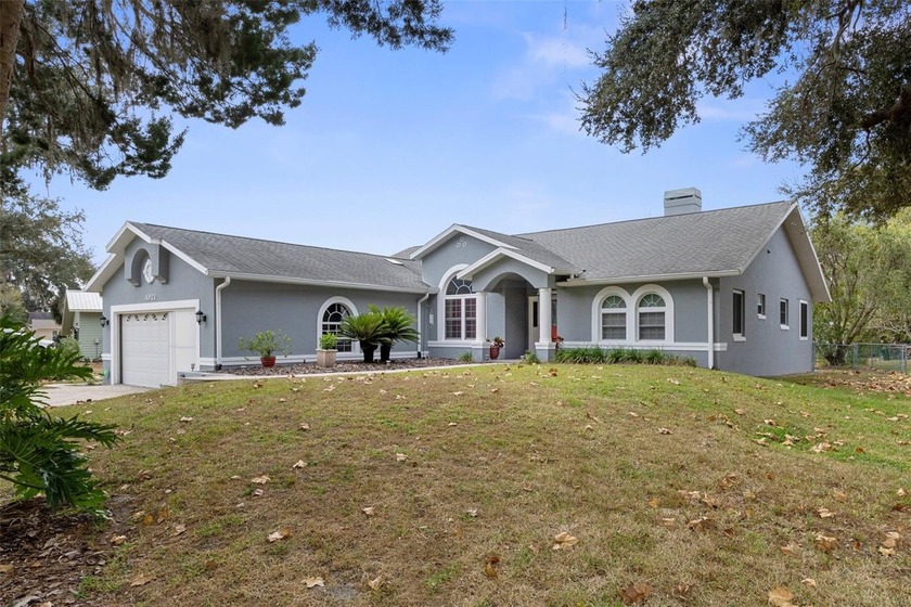 This Beautiful property won't last long!! The home is nestled in - Beach Home for sale in Homosassa, Florida on Beachhouse.com