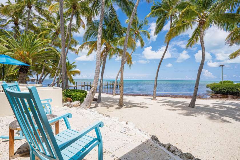 Picturesque Oceanfront Estate in Downtown Islamorada! This all - Beach Home for sale in Islamorada, Florida on Beachhouse.com
