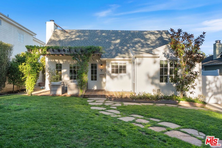 Start the new year with your beautifully updated 3-bedroom - Beach Home for sale in Santa Monica, California on Beachhouse.com