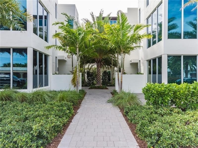 Enjoy the beach and a boating lifestyle in this modern - Beach Townhome/Townhouse for sale in Lauderdale By The Sea, Florida on Beachhouse.com